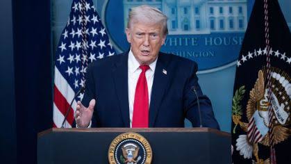 Trump eleva tarifas sobre produtos da Coreia do Sul após descumprimento de acordo