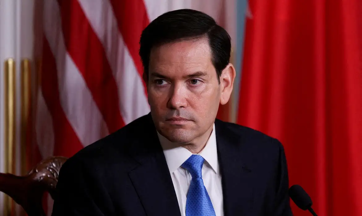 EUA apreendem petroleiro russo ligado à Venezuela no Atlântico Norte