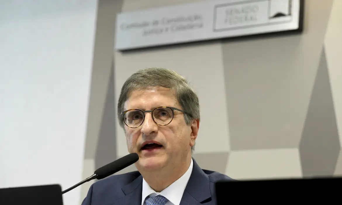 PGR pede suspensão de trechos da nova Lei da Ficha Limpa