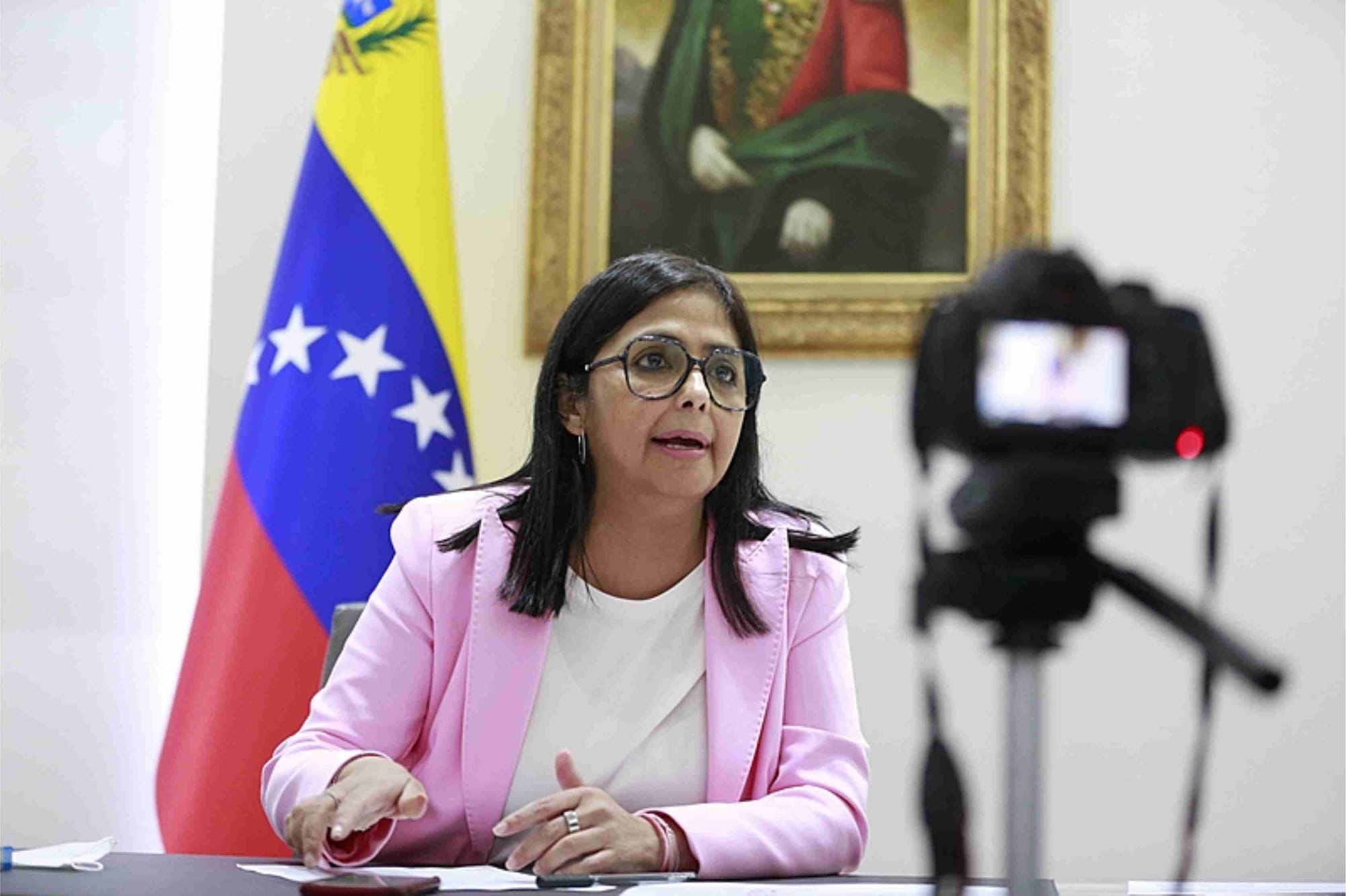 União Europeia não reconhece governo interino de Delcy Rodríguez na Venezuela