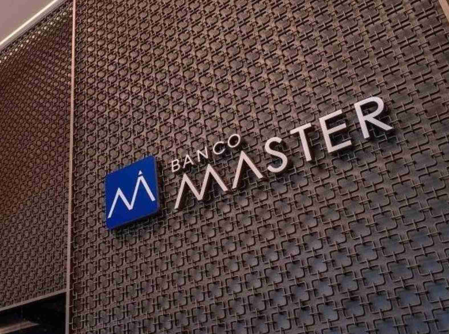 Contratos milionários pagavam influenciadores para defender Banco Master