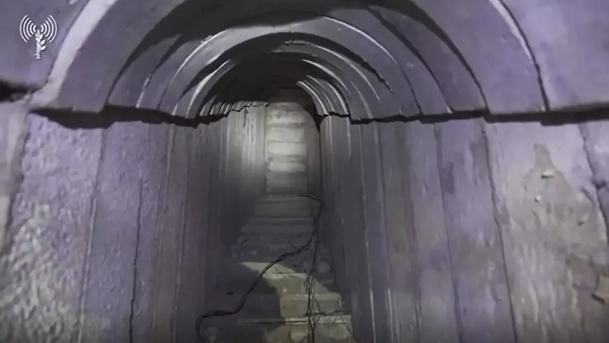 Refém libertado relata apoio mútuo em túneis do Hamas