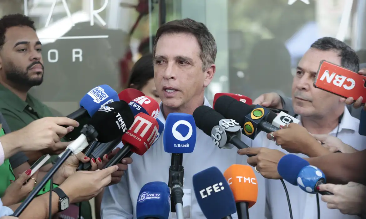 Exames confirmam traumatismo craniano leve em Bolsonaro após queda na cela