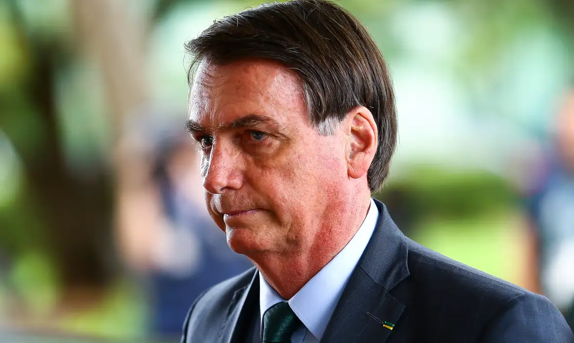 Bolsonaro abatido na Papudinha: saúde e segurança sob risco