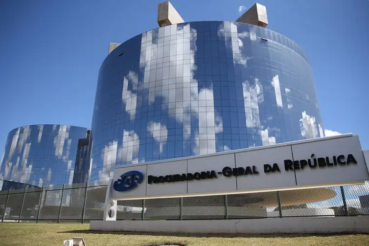 PGR pede arquivamento de investigação contra senador flagrado com dinheiro na cueca