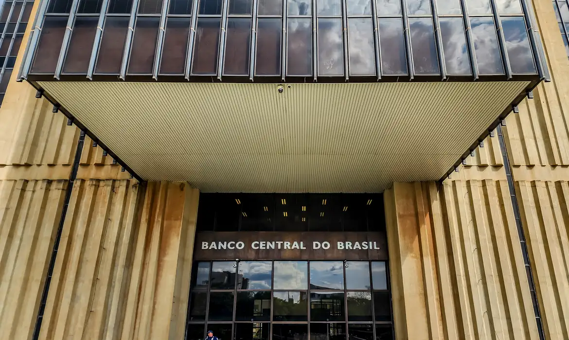 Autoridades dos EUA são acionadas para rastrear bens ligados a Vorcaro