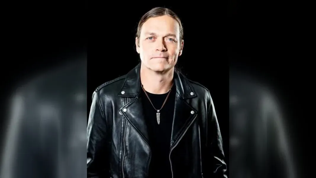 Vocalista do 3 Doors Down morre após luta contra o câncer
