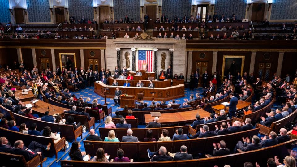 Câmara dos EUA aprova exigência de documento com foto e prova de cidadania para votar