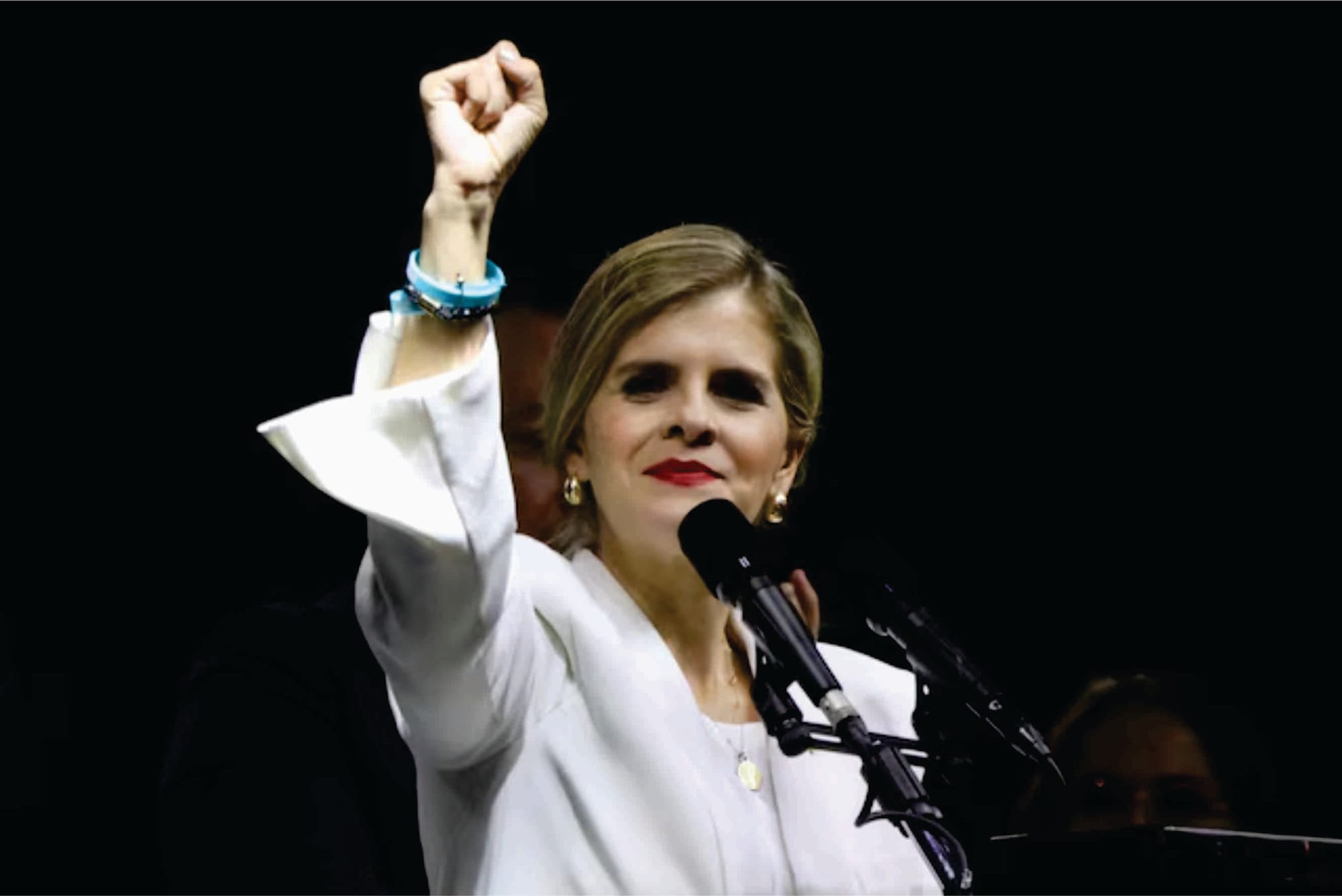 Costa Rica elege presidente conservadora no primeiro turno