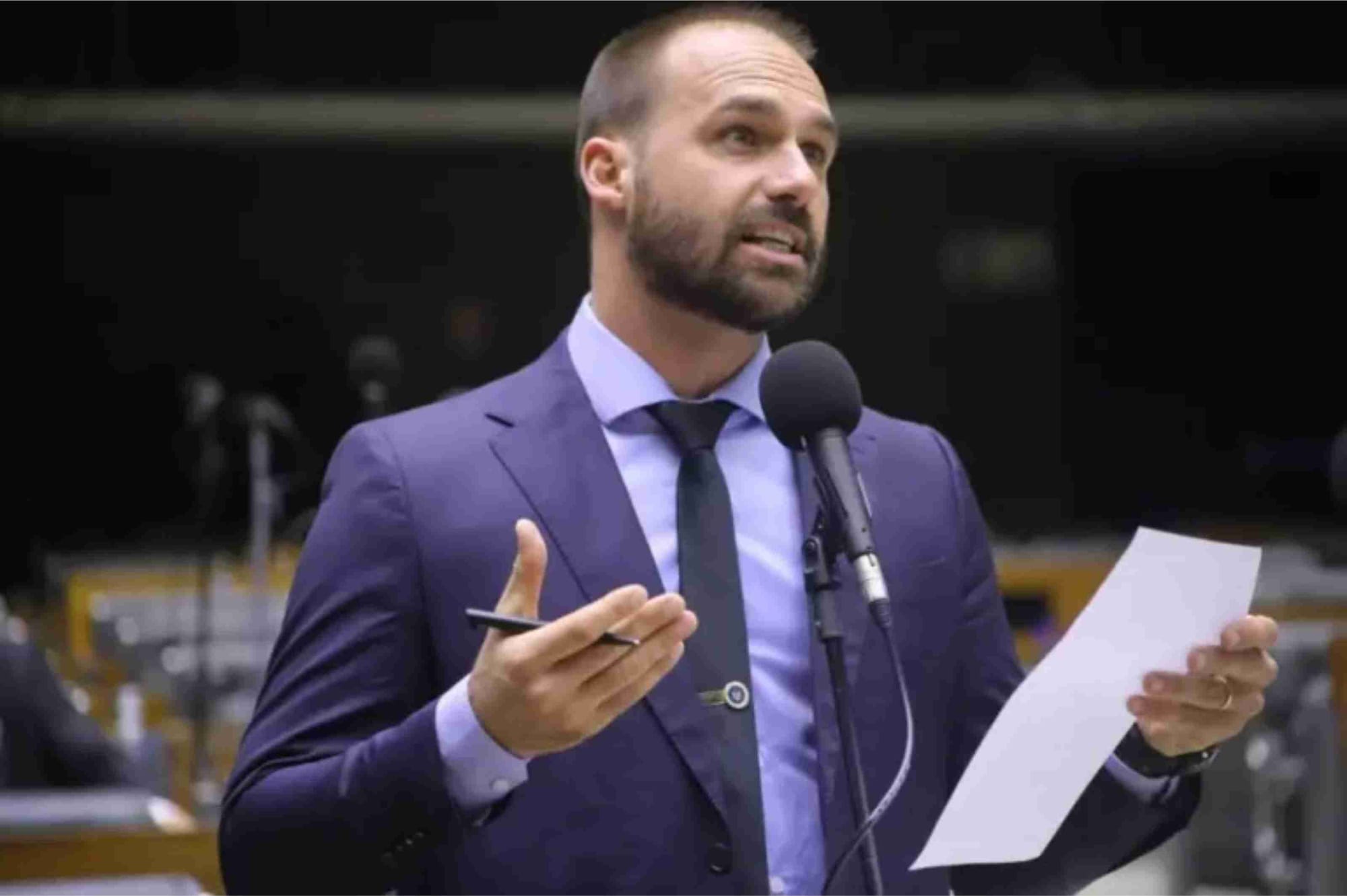 Eduardo Bolsonaro participará de gala nos EUA ao lado de Milei e Trump