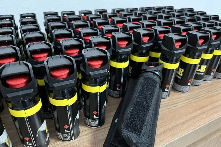Projeto propõe liberar spray de pimenta para mulheres em todo o país