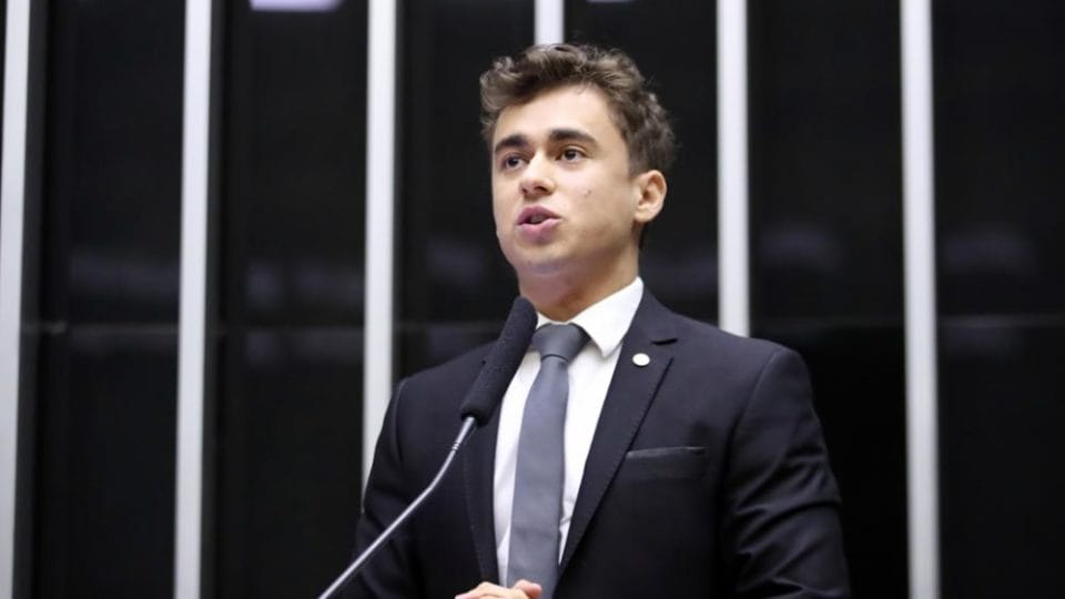 Nikolas Ferreira leva denúncia contra Alexandre de Moraes ao Parlamento Europeu