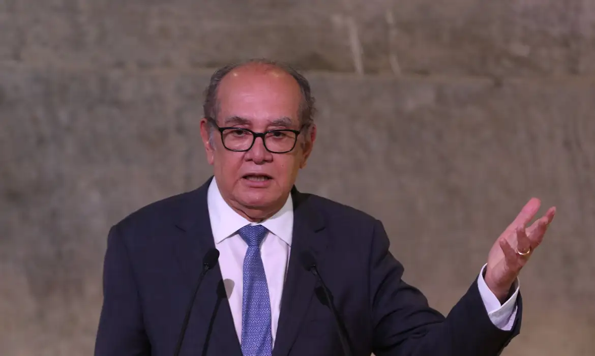 Gilmar Mendes propõe força-tarefa contra deepfakes e expõe seletividade do STF