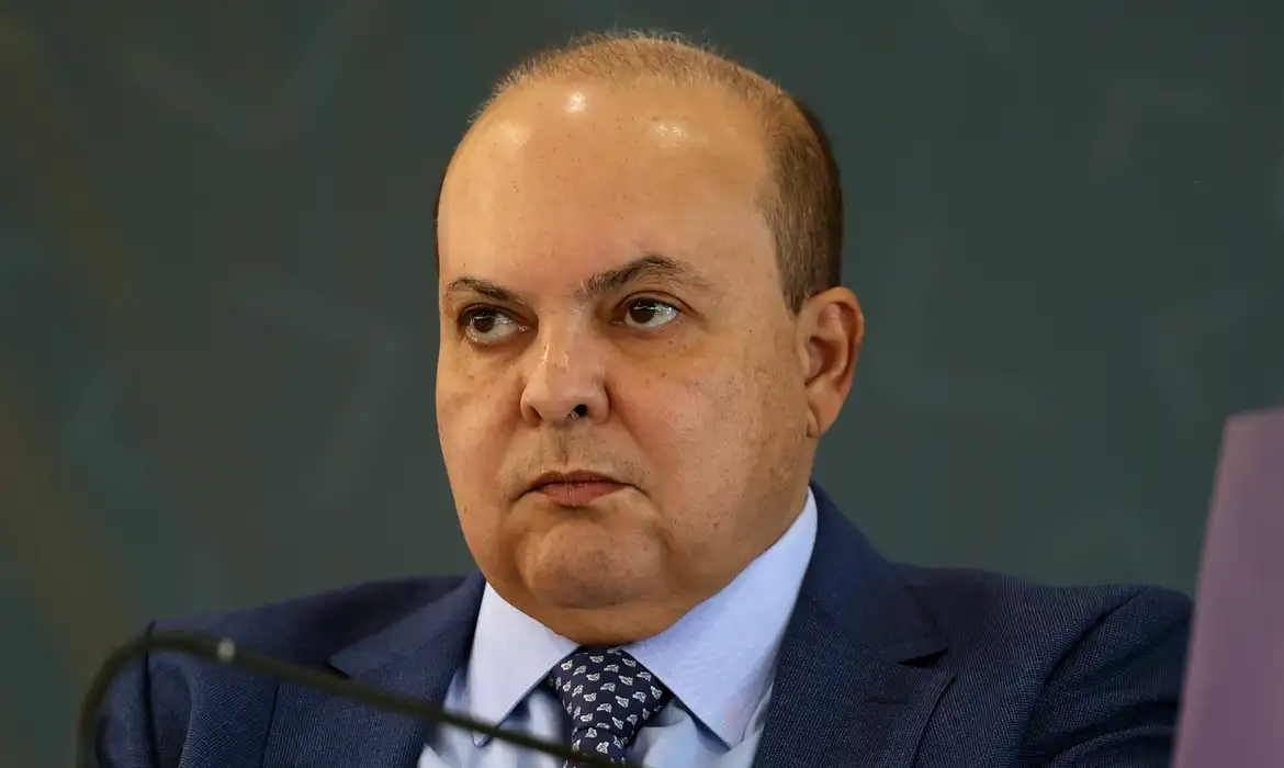 Ibaneis aparece como avalista em contrato ligado a fundos investigados