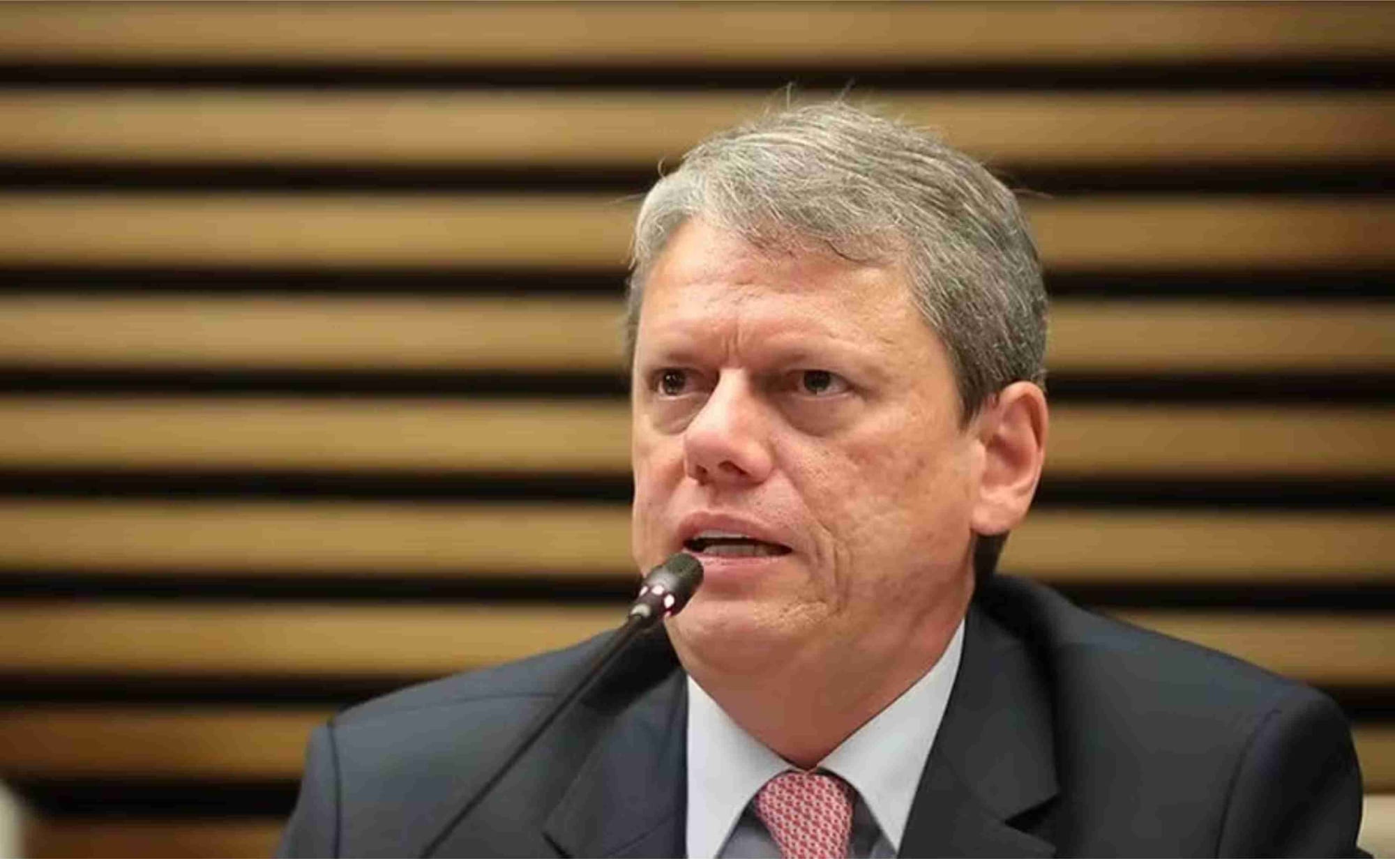 Tarcísio articula no STF e reforça pedido por domiciliar a Bolsonaro