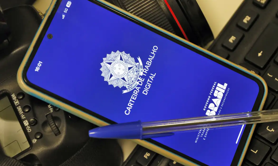 Lula defende redução da jornada para 40 horas e pressiona Congresso