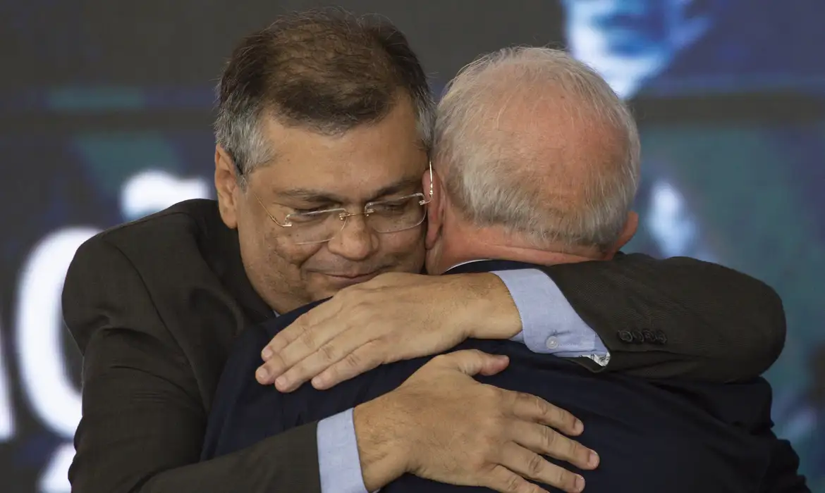 Anotação com nome “Dino” aparece em lista bilionária de precatórios