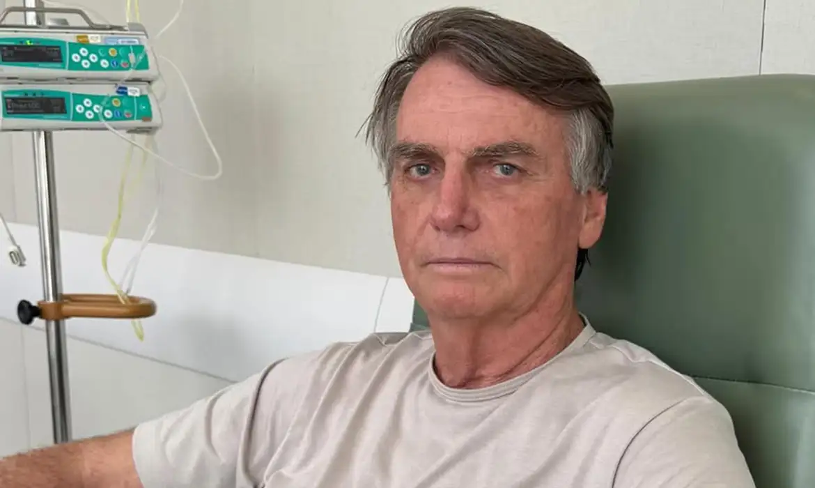 Bolsonaro deve deixar hospital e seguir para prisão domiciliar