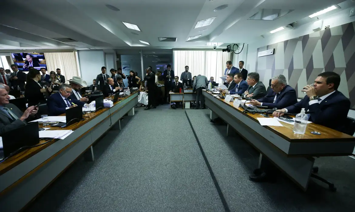 PT e Centrão se unem para barrar prorrogação da CPMI do INSS