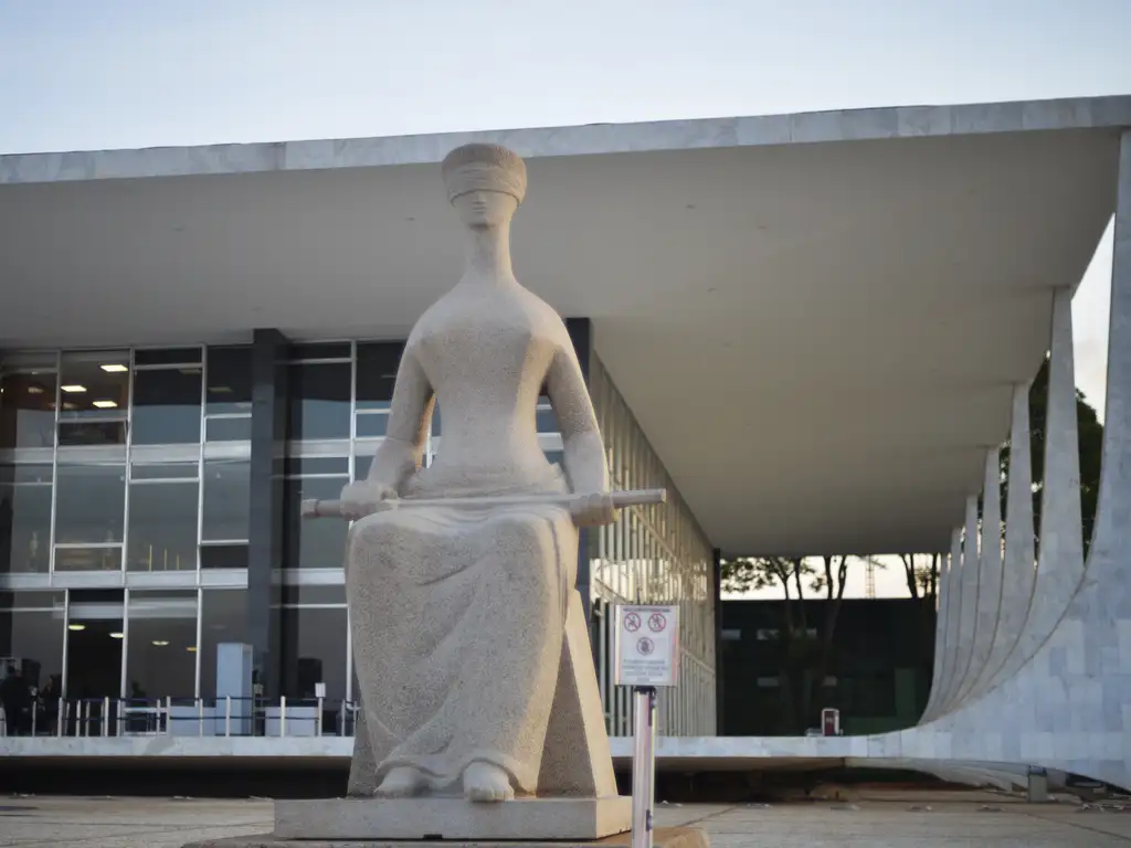 Contato com número ligado ao STF amplia suspeitas no caso Vorcaro