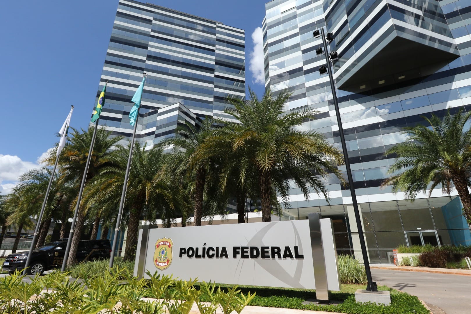 Substituição na PF levanta dúvidas sobre versão oficial do governo
