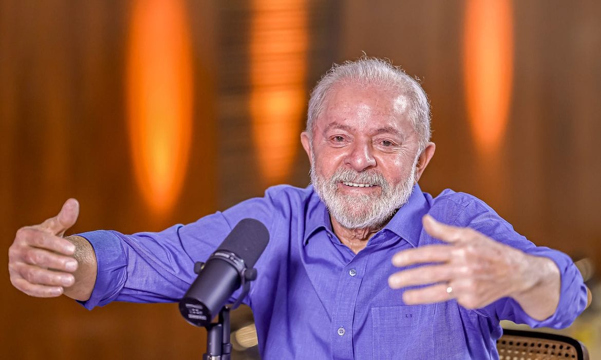 Lula defende ampliar regulação digital e reacende debate sobre limites à liberdade nas redes