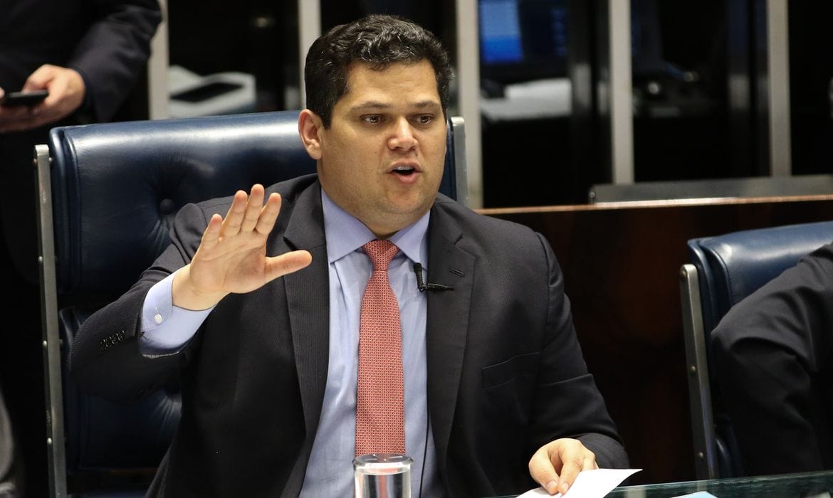 CPI é encerrada no Senado e gera reação de relator