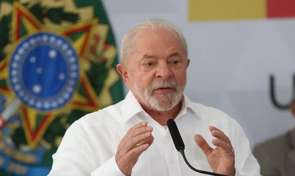 Lula deve apoiar continuidade de investigação contra Flávio no STF