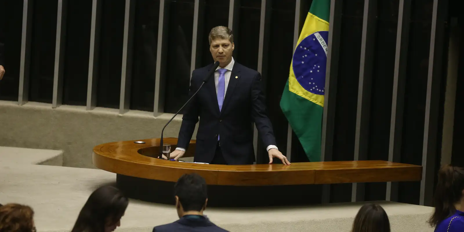 Defesa de Van Hattem acusa “assassinato jurídico” no Conselho de Ética