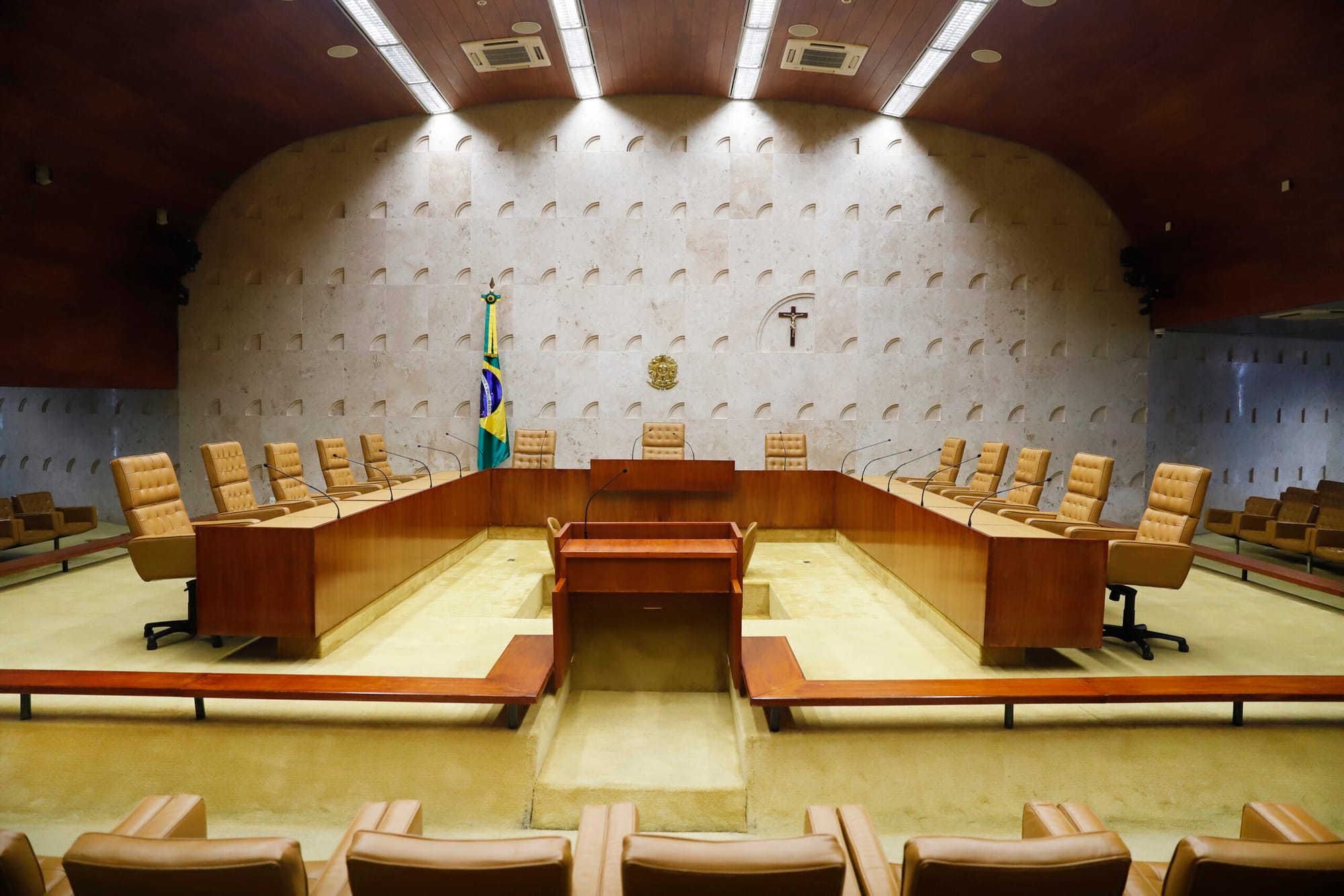 Coluna da Folha aponta desgaste do STF e fala em "modo sobrevivência"