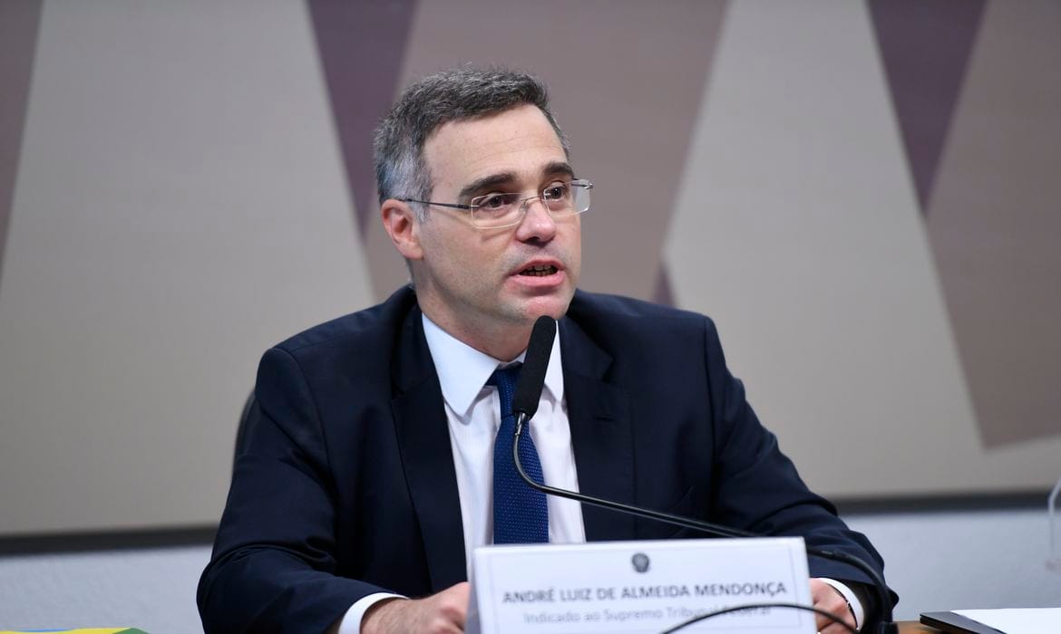 Mendonça pede manifestação da PGR antes de decidir sobre transferência de Vorcaro
