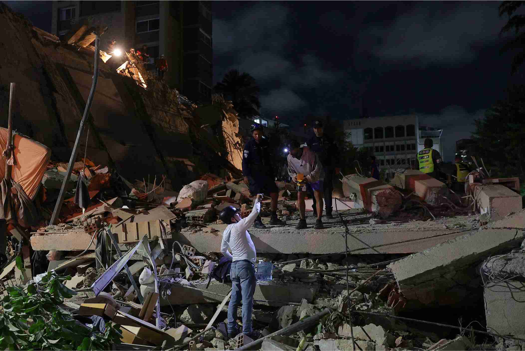 Terremotos devastam região norte da Venezuela e deixam ao menos 164 mortos