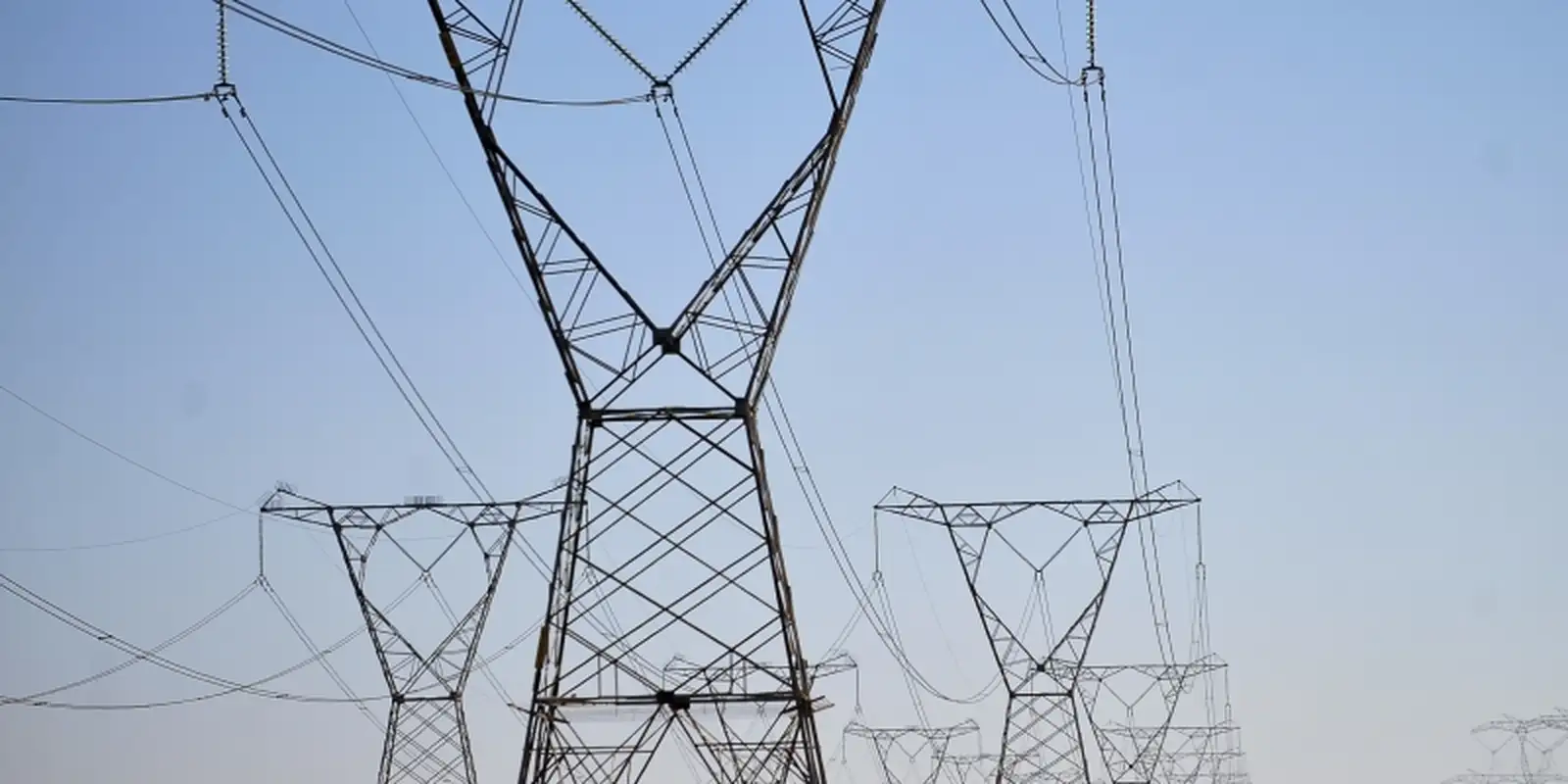 Conta de luz deve subir 8,6% em 2026, acima da inflação projetada