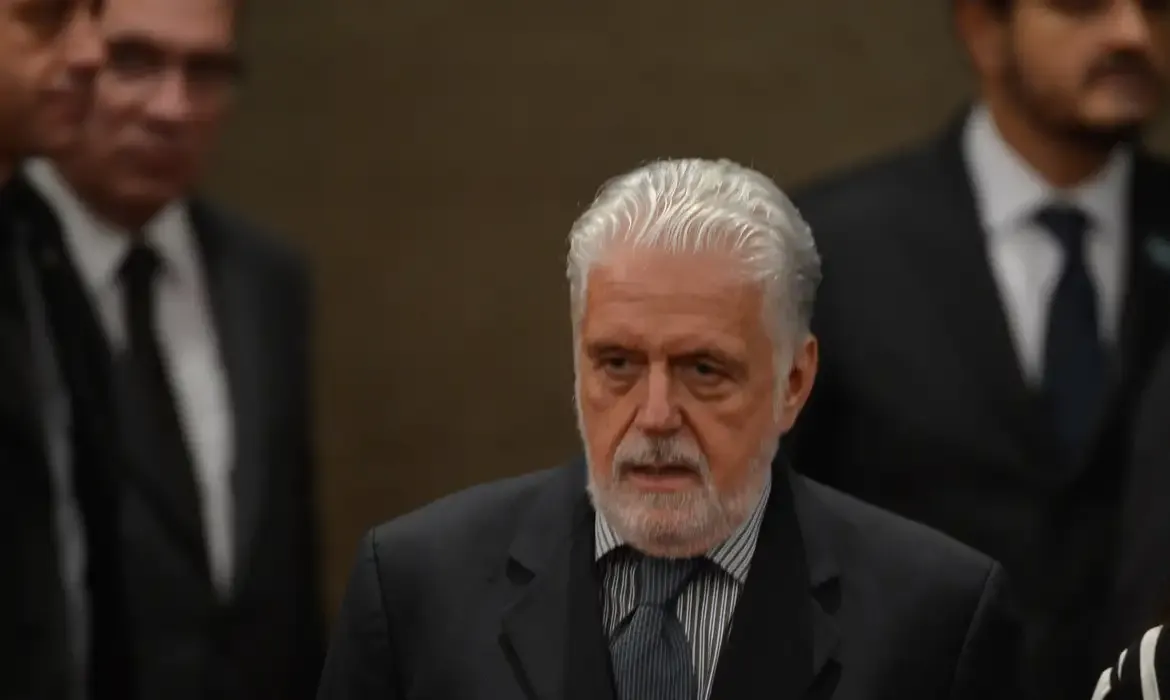 PT sai em defesa de Jaques Wagner antes do fim da investigação da PF