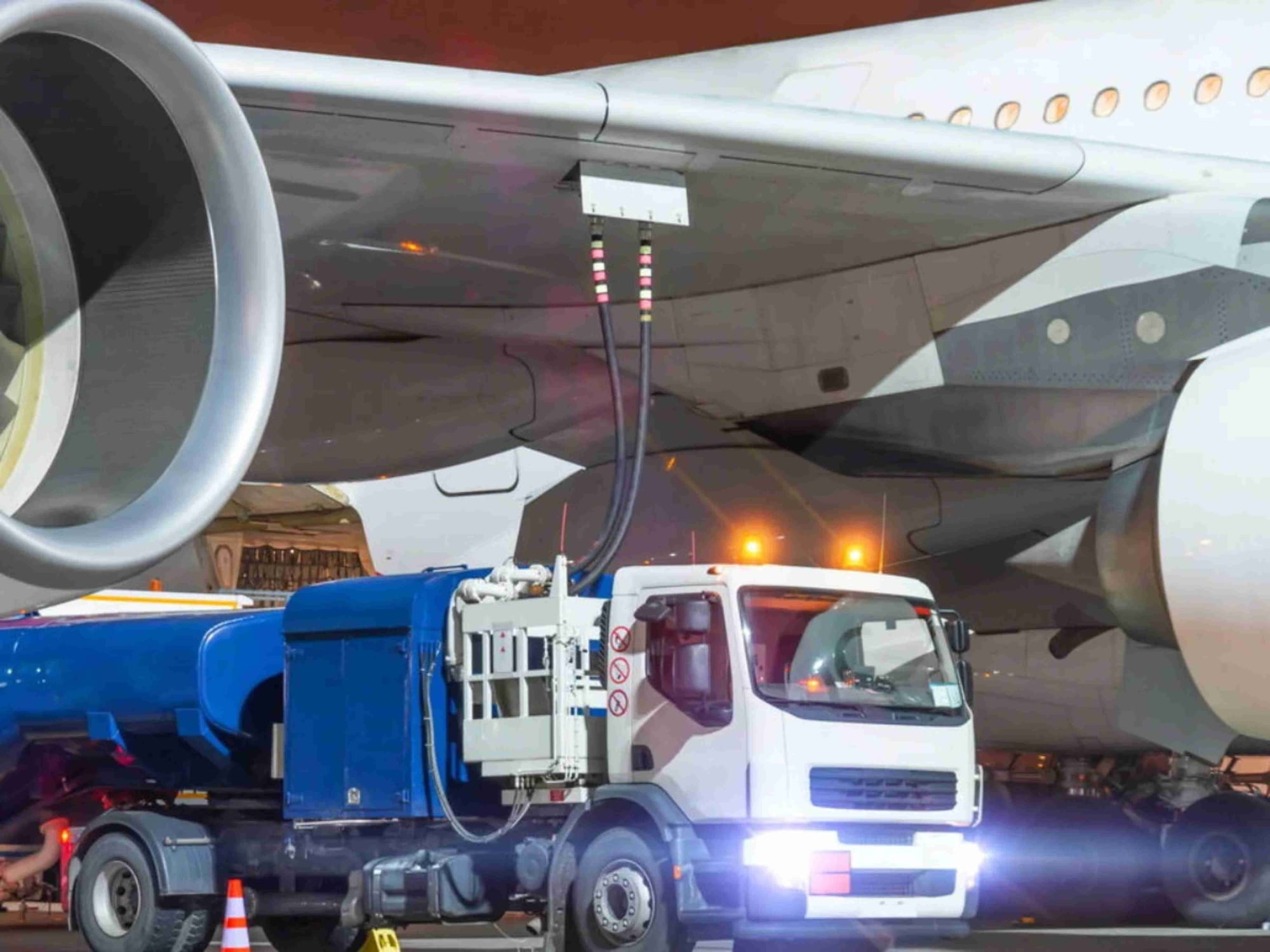 Querosene de aviação sobe quase 50% em dois anos e pressiona setor aéreo