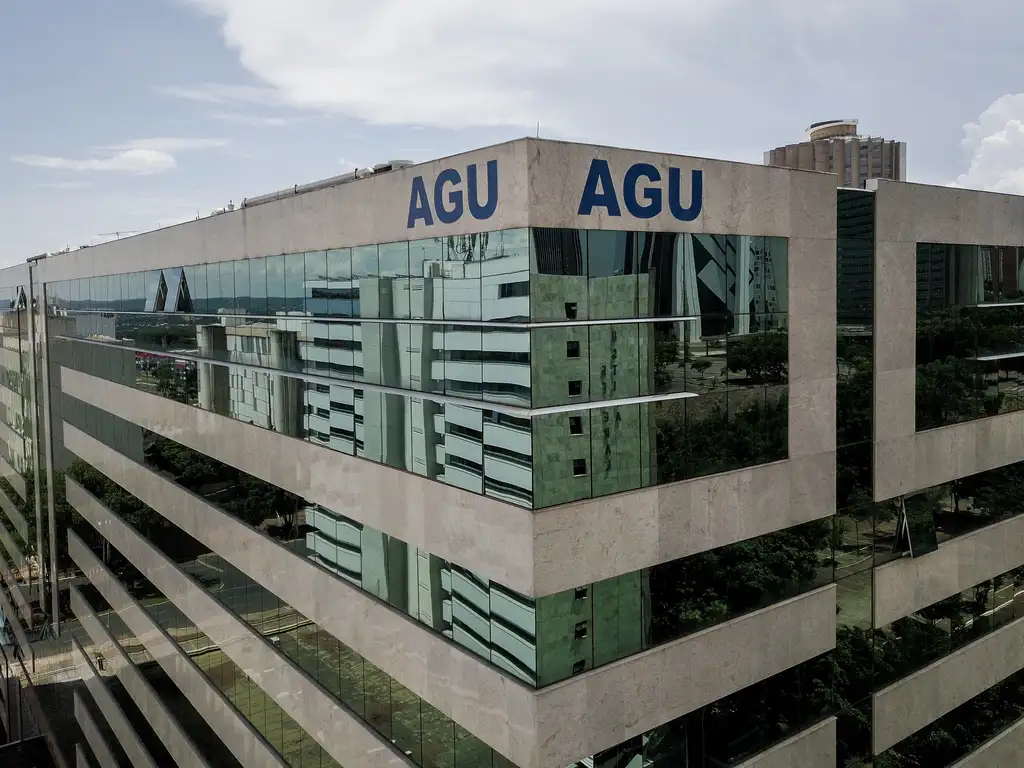 AGU pede à Justiça dos EUA o encerramento de ação contra Moraes