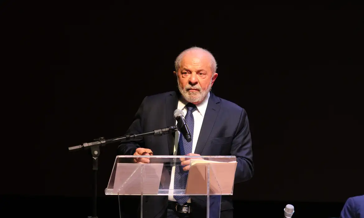 Lula recebeu 16 visitas de autoridades e ativistas estrangeiros durante período em que esteve preso
