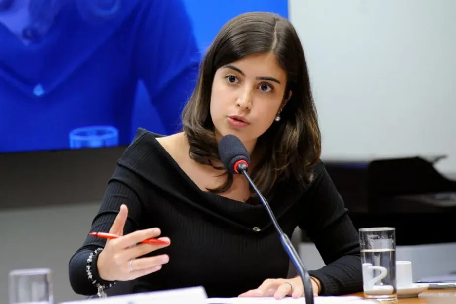 Vídeo critica Tabata Amaral por cobrança a Casimiro sobre apostas esportivas