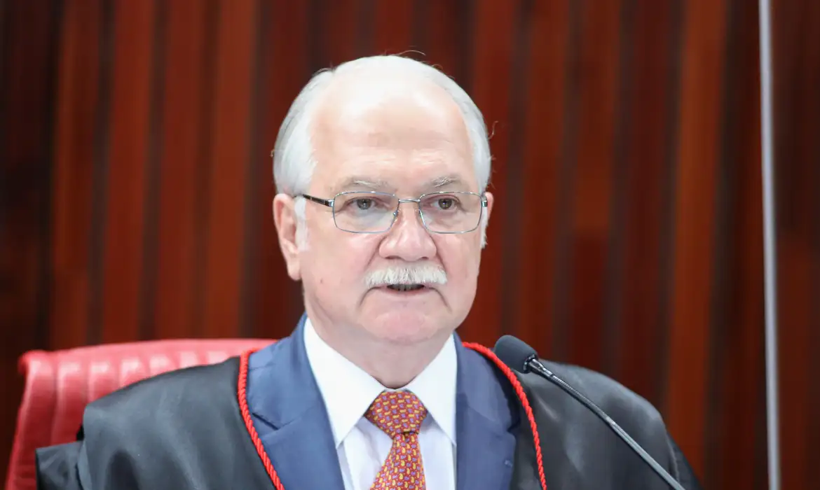 Fachin impõe limite a investigações e reforça proteção à imprensa no STF