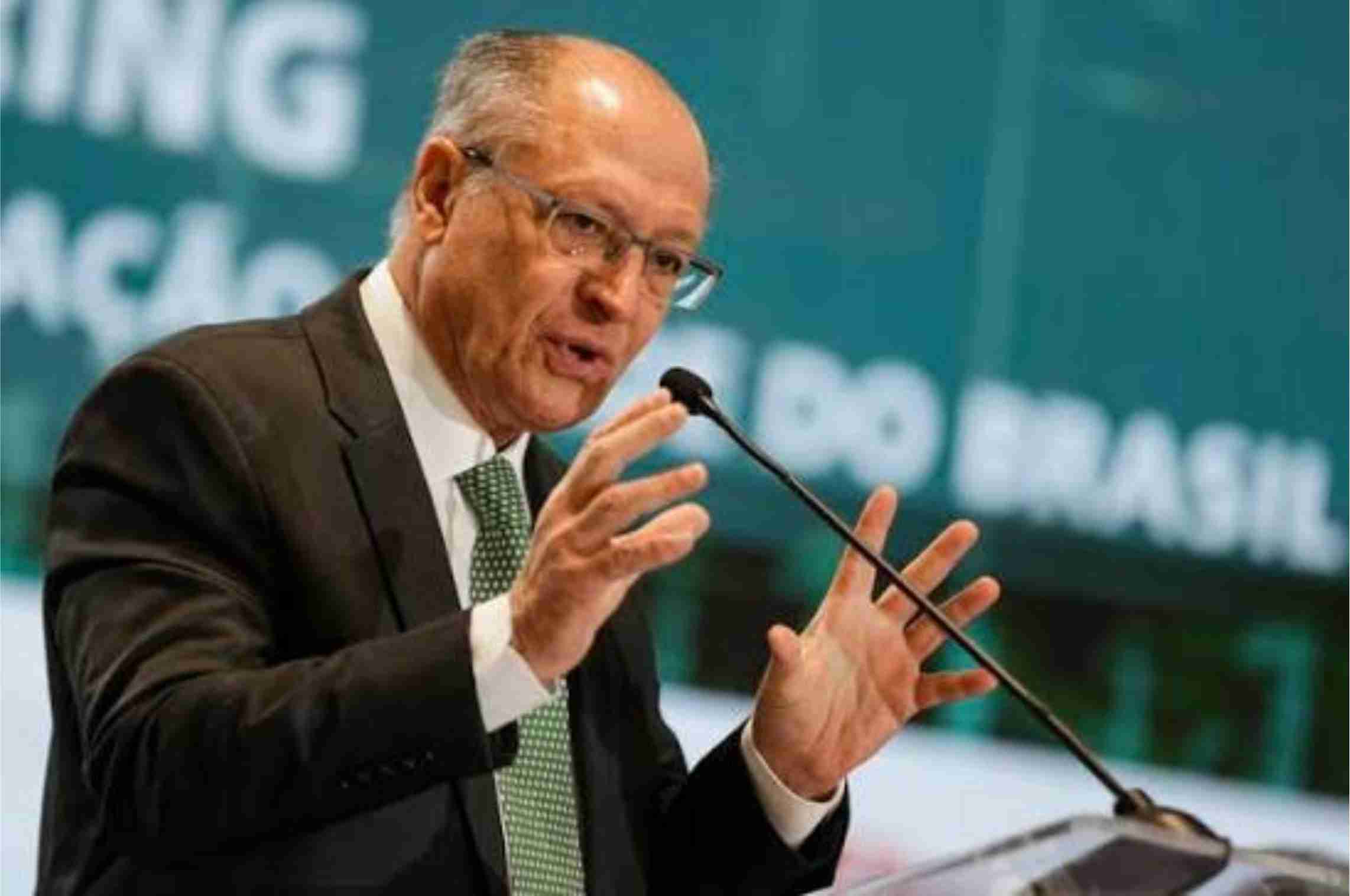 Alckmin defende urnas eletrônicas e critica apoio estrangeiro a adversários políticos