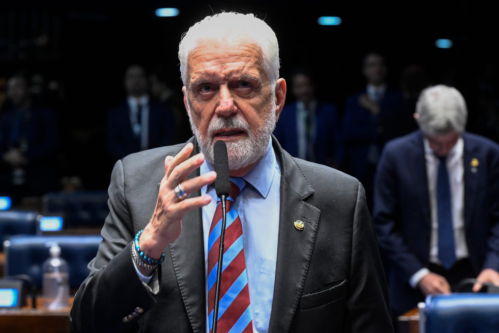 PF aponta 74 ligações entre Jaques Wagner e ex-sócio do Banco Master