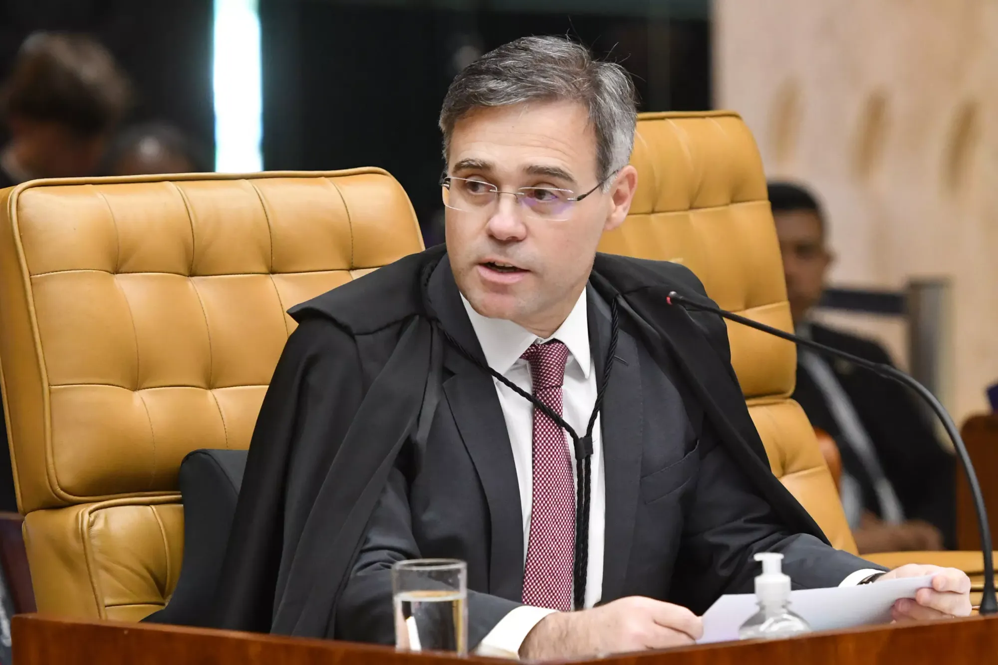 Mendonça nega pedido da PGR e mantém inquéritos de Lulinha no STF