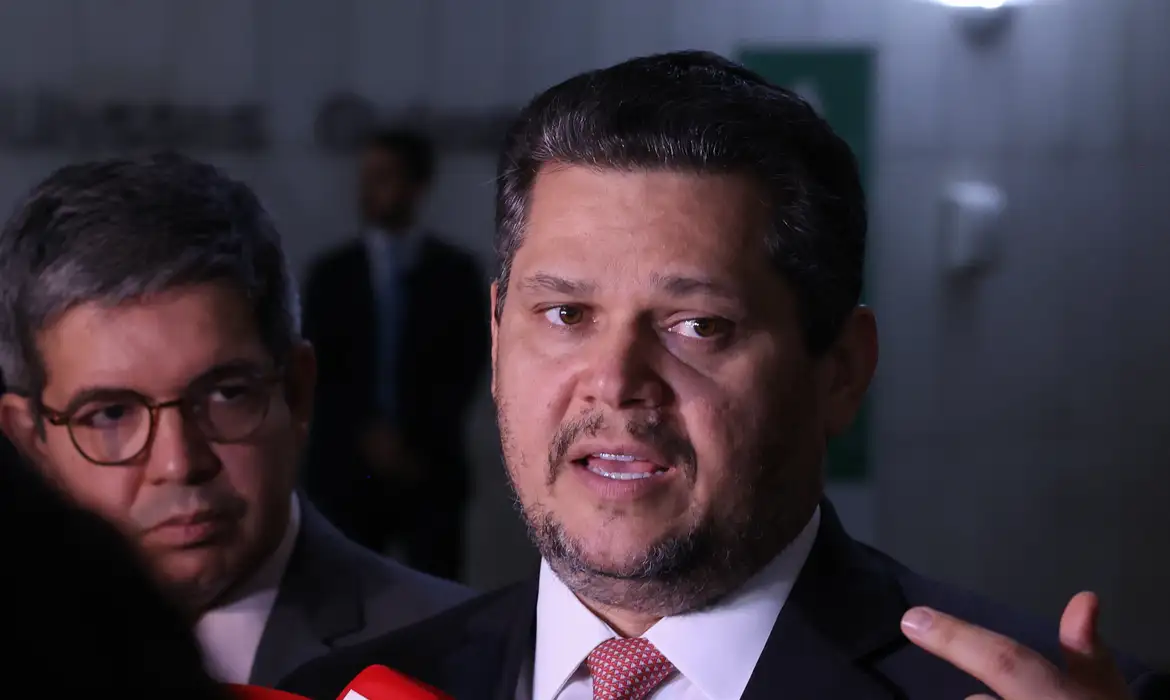 Alcolumbre está tomando partido? cobrança por impeachment de Moraes aumenta tensão no Senado