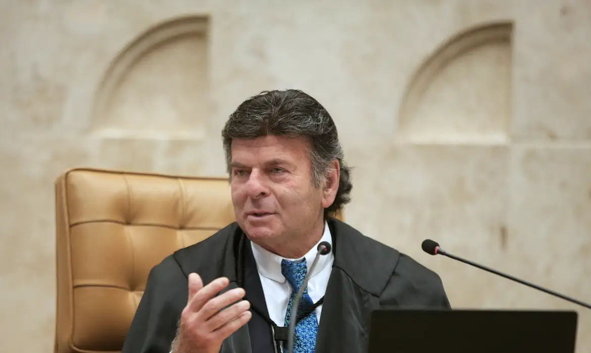 Fux cobra explicações do Senado sobre registros de visitantes