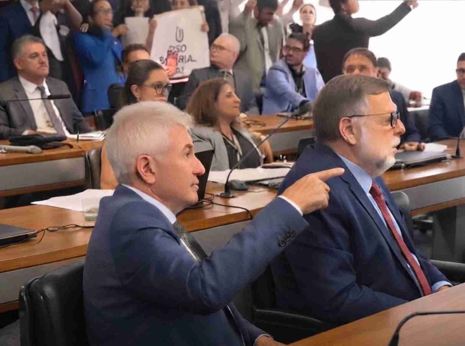 Marcos Pontes consegue urgência para projeto que atualiza piso de médicos e cirurgiões-dentistas