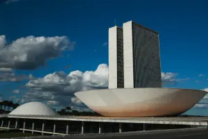 Brasileiro desenvolve IA que cruza bases públicas para identificar indícios de irregularidades