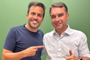 Marçal declara apoio a Flávio e promete atuação como “escudeiro”