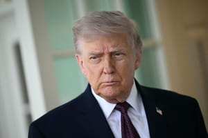 EUA ampliam sanções ao petróleo iraniano e elevam tensão global