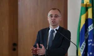 Mendonça envia à PGR pedidos de soltura em caso bilionário do INSS