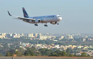 LATAM alerta para impacto da nova jornada de trabalho sobre voos internacionais no Brasil